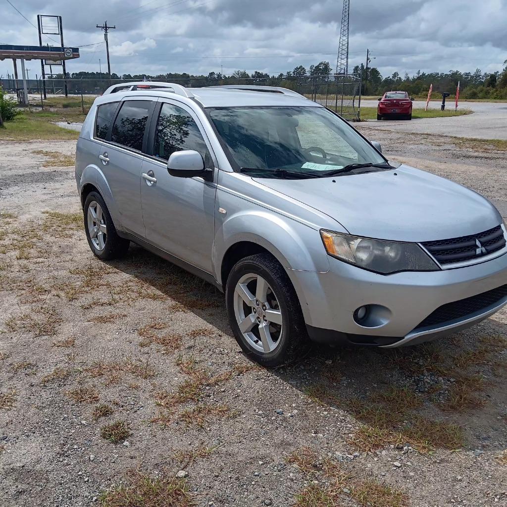 2007 Mitsubishi Outlander XLS's photo