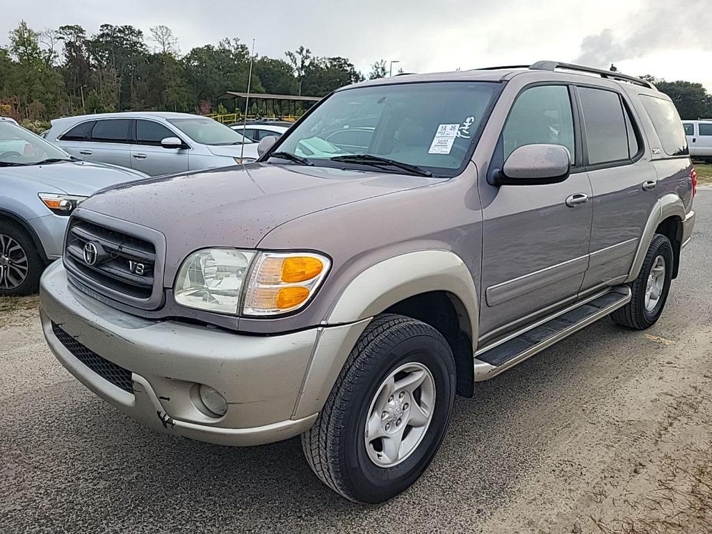 2002 Toyota Sequoia SR5's photo