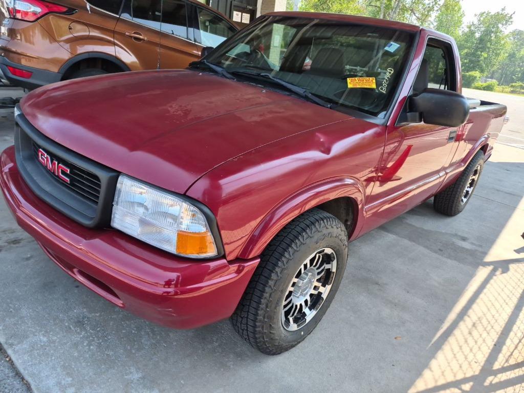 2002 GMC Sonoma 2WD Regular Cab LWB SL's photo